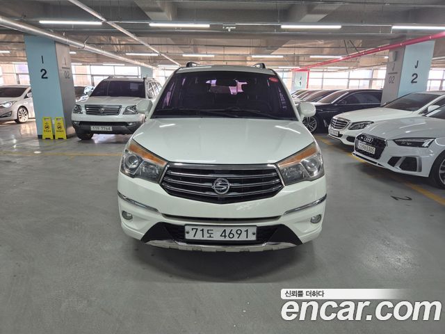 Ssangyong KORANDO 4WD GT 11-seater — пробег 158 000 км — фото 2 из 5