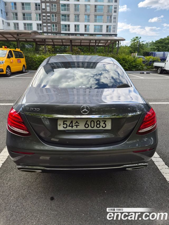 Mercedes-Benz E-Class E300 Avantgarde — пробег 137 000 км — фото 4 из 5