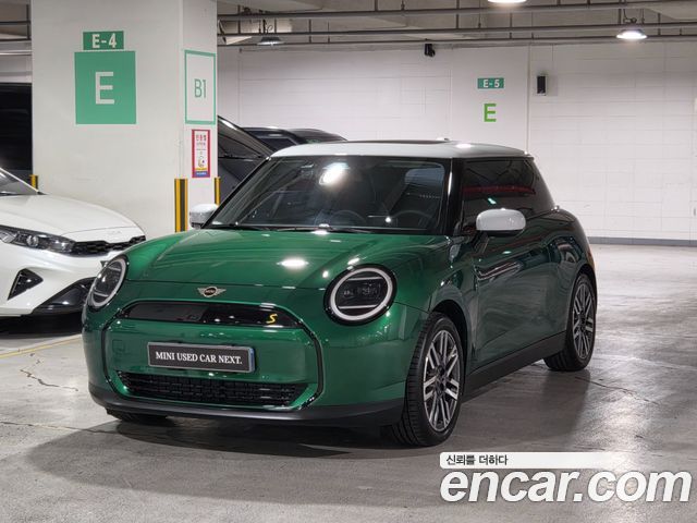 Mini Cooper SE Classic — пробег 4 431 км — фото 1 из 5