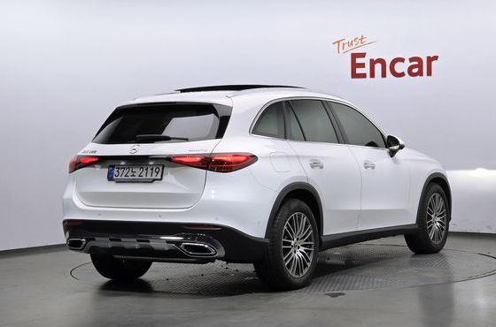 Mercedes-Benz GLC-Class GLC 300 4MATIC Avantgarde — пробег 4 559 км — фото 2 из 5