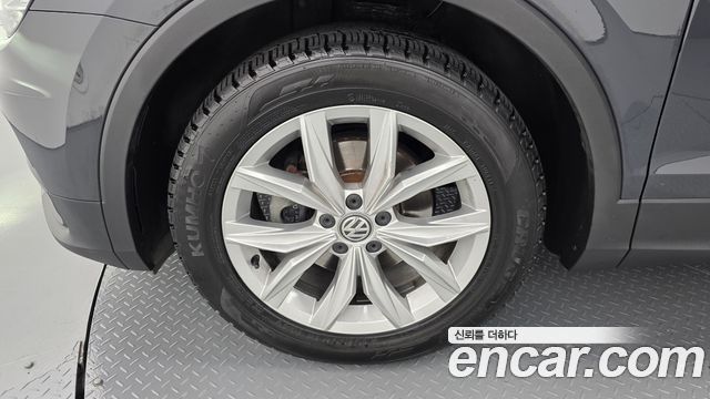 Volkswagen Tiguan 2.0 TDI Premium — пробег 86 379 км — фото 5 из 5
