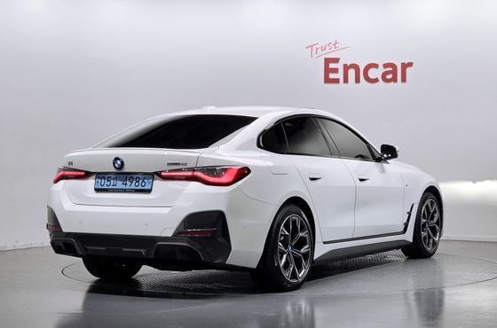 BMW i4 eDrive40 M Sports Pro — пробег 76 809 км — фото 2 из 5