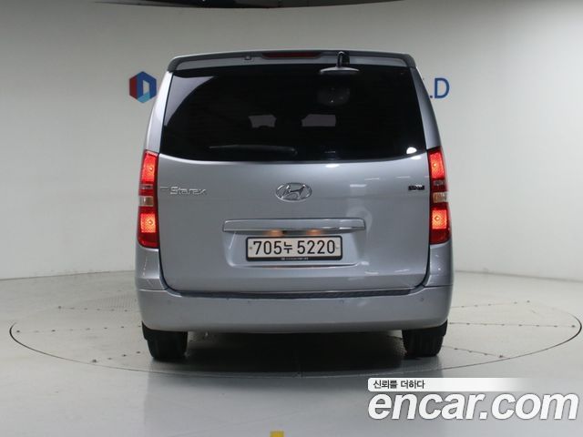 Hyundai Starex 12-Seater Wagon CVX Premium — пробег 161 862 км — фото 4 из 5