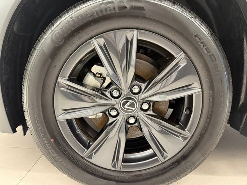 Lexus UX 2.0 2WD — пробег 8 360 км — фото 5 из 5