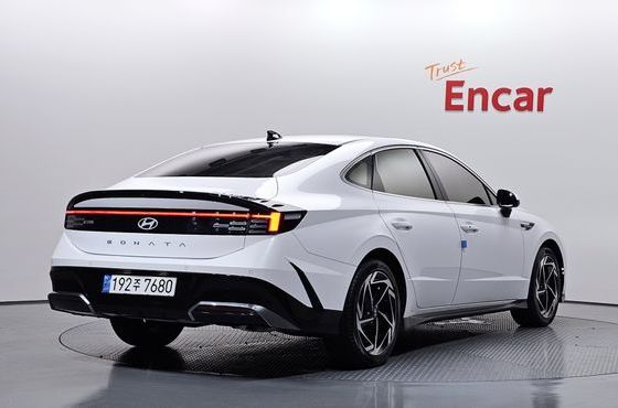 Hyundai Sonata 2.0 Exclusive — пробег 22 819 км — фото 2 из 5