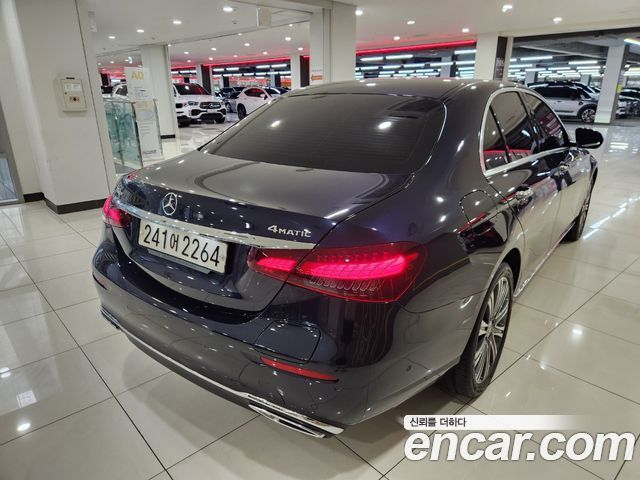 Mercedes-Benz E-Class E300e 4MATIC Exclusive — пробег 48 330 км — фото 2 из 5