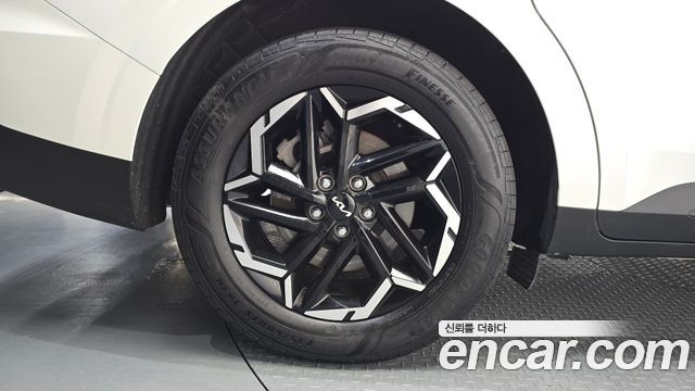 Kia Carnival Gasoline 9-Seater Prestige — пробег 24 179 км — фото 5 из 5