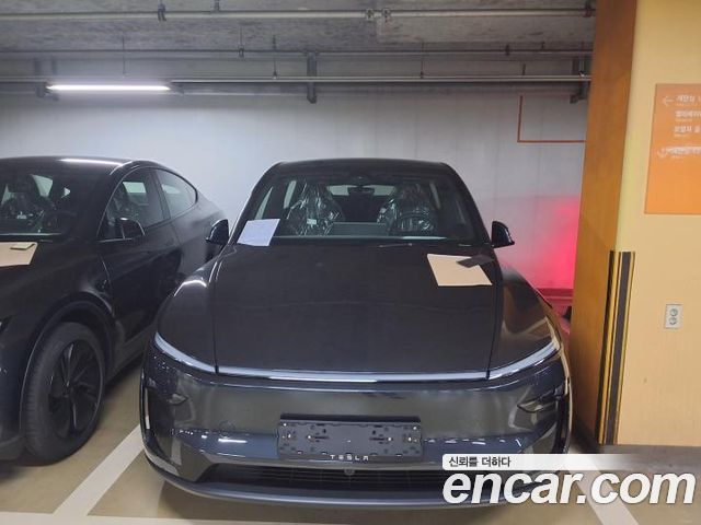 Tesla Model Y Premium RWD — пробег 13 км — фото 3 из 5
