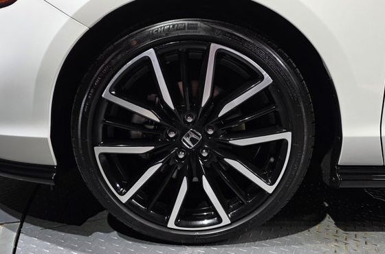 Honda Accord 2.0 Hybrid Touring — пробег 19 250 км — фото 5 из 5