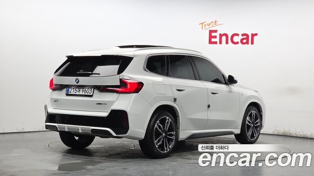BMW X1 xDrive 20i M Sport — пробег 53 719 км — фото 2 из 5
