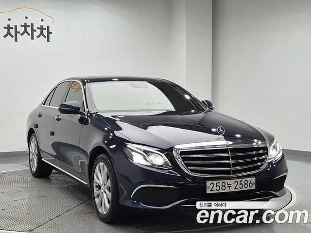 Mercedes-Benz E-Class E220d 4MATIC Exclusive — пробег 69 340 км — фото 4 из 5