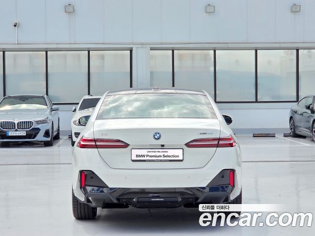 BMW i5 xDrive 40 M Sport — пробег 4 250 км — фото 4 из 5