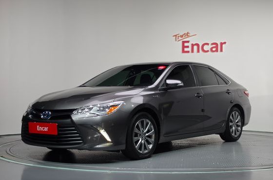 Toyota Camry Hybrid XLE — пробег 126 801 км — фото 1 из 5