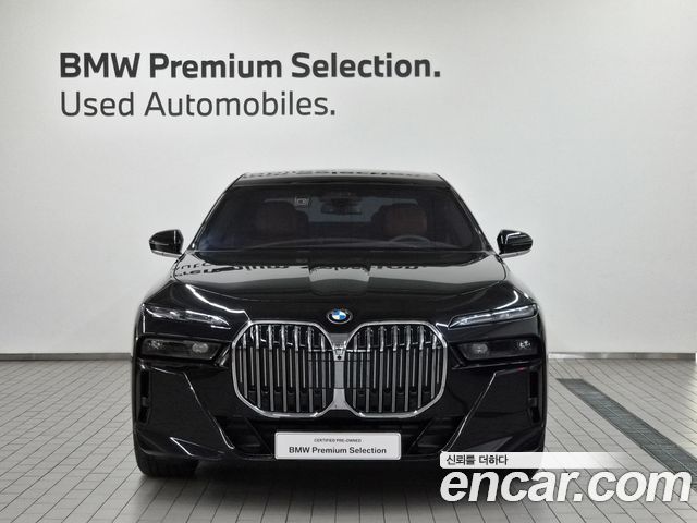 BMW 7-Series 740i xDrive M Sport — пробег 9 951 км — фото 3 из 5