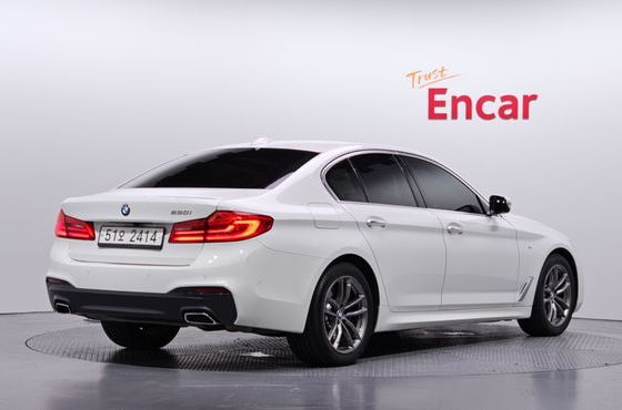 BMW 5-Series 530i M Sport Package Plus — пробег 46 368 км — фото 2 из 5
