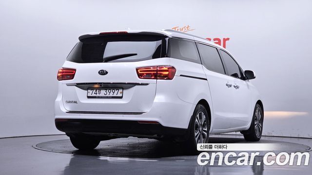 Kia Carnival из Кореи Encar