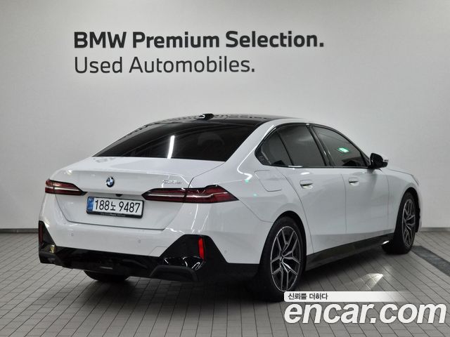 BMW 5-Series 523d M Sport — пробег 10 620 км — фото 2 из 5