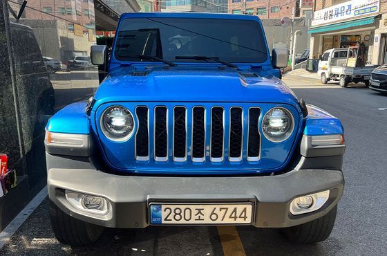 Jeep Wrangler 2.0 Overland 4Door 4xe — пробег 82 063 км — фото 1 из 5
