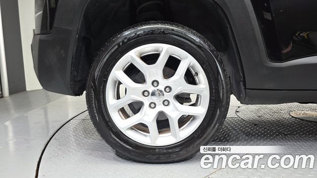 Jeep Renegade 2.0 Diesel Longitude AWD — пробег 71 336 км — фото 5 из 5