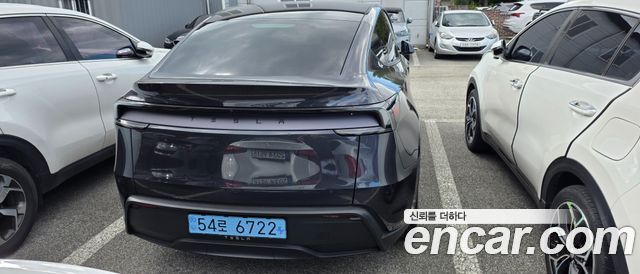 Tesla Model Y Premium RWD — пробег 1 365 км — фото 4 из 5