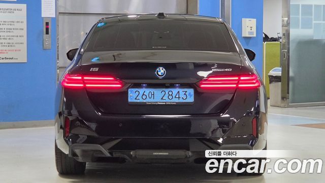 BMW i5 eDrive 40 M Sport — пробег 48 892 км — фото 4 из 5