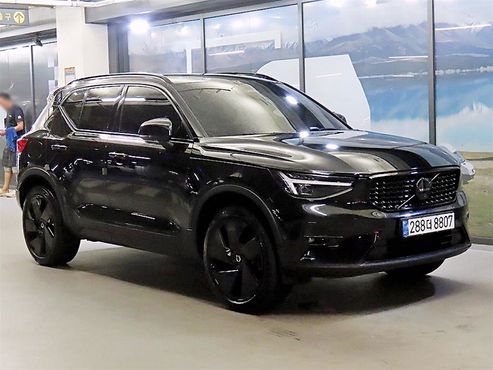 Volvo XC40 B4 Black Edition — пробег 45 826 км — фото 1 из 5