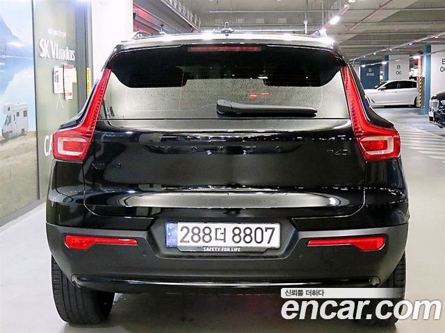 Volvo XC40 B4 Black Edition — пробег 45 826 км — фото 5 из 5