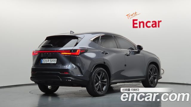 Lexus NX Premium — пробег 32 584 км — фото 2 из 5