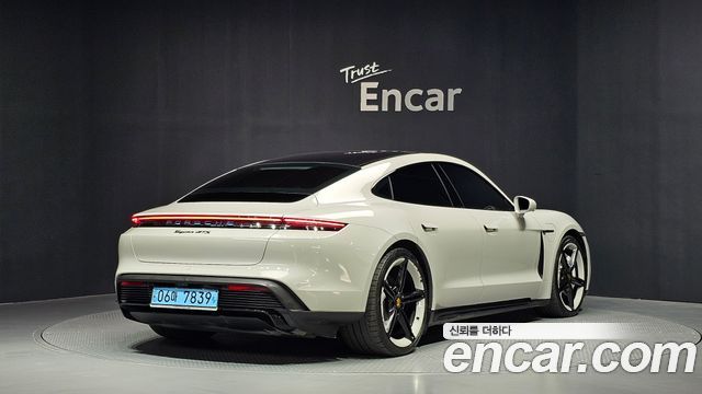 Porsche Taycan GTS — пробег 51 733 км — фото 2 из 5