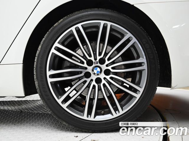 BMW 5-Series 520d xDrive M Sport Package Plus — пробег 121 684 км — фото 5 из 5