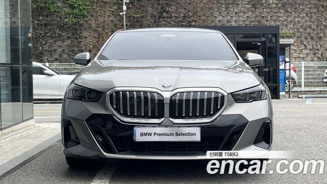 BMW 5-Series 520i M Sport — пробег 15 621 км — фото 3 из 5