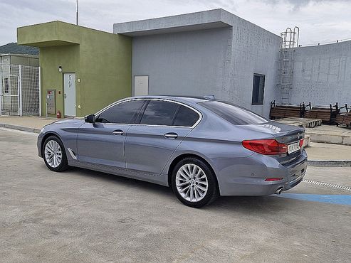BMW 5-Series 520d Luxury Plus — пробег 95 600 км — фото 2 из 5