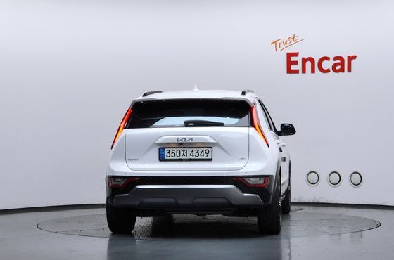 Kia Niro Prestige — пробег 62 657 км — фото 4 из 5