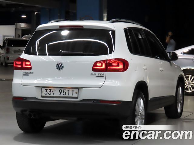 Volkswagen Tiguan 2.0 TDI  Premium 5N — пробег 128 847 км — фото 2 из 5