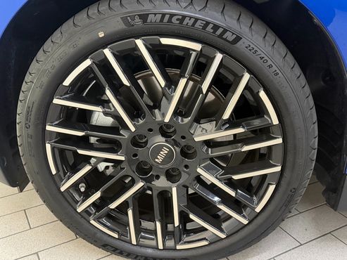 Mini Cooper SE Favoured — пробег 4 151 км — фото 5 из 5