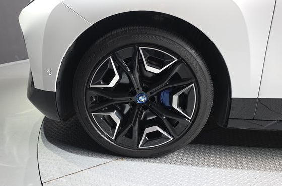 BMW iX xDrive50 Sports Plus — пробег 49 567 км — фото 5 из 5