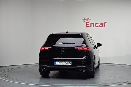 Volkswagen Golf 2.0 GTI — пробег 2 270 км — фото 4 из 5