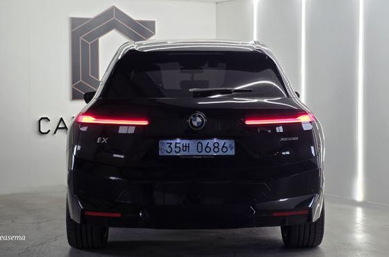 BMW iX xDrive50 Sports Plus — пробег 30 684 км — фото 4 из 5