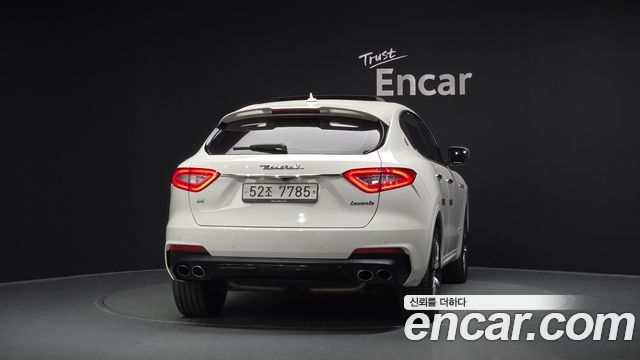 Maserati Levante из Кореи Encar