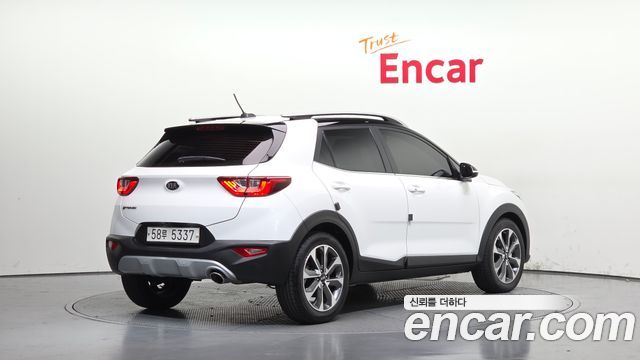 Kia Stonic Diesel 1.6 Prestige — пробег 75 464 км — фото 2 из 5
