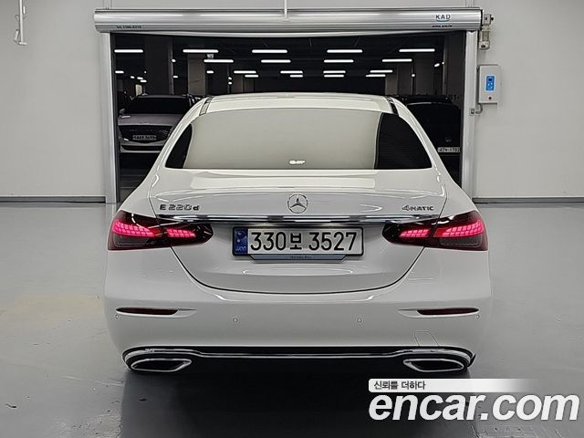 Mercedes-Benz E-Class E220d 4MATIC Exclusive — пробег 47 469 км — фото 3 из 5