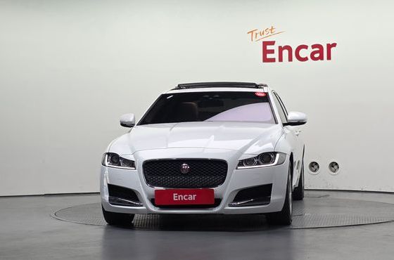 Jaguar XF 20d Prestige AWD — пробег 83 864 км — фото 3 из 5