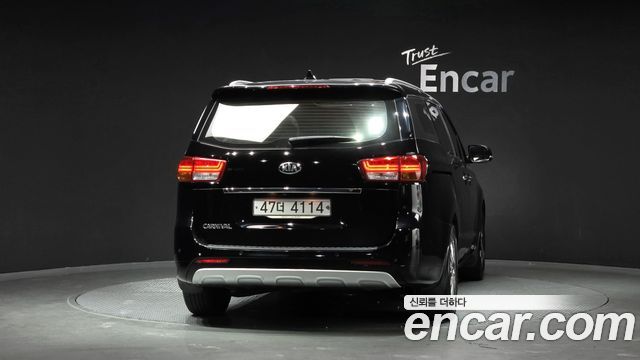 Kia Carnival из Кореи Encar