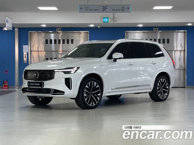 Volvo XC90 T8 Ultra Bright Hybrid — пробег 4 093 км — фото 1 из 5