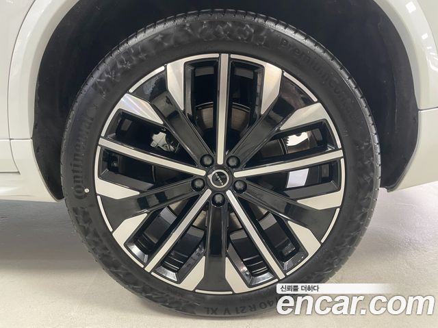 Volvo XC90 T8 Ultra Bright Hybrid — пробег 4 093 км — фото 5 из 5