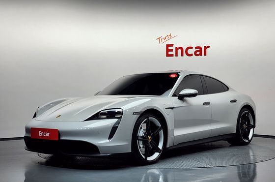 Porsche Taycan Base — пробег 45 609 км — фото 1 из 5