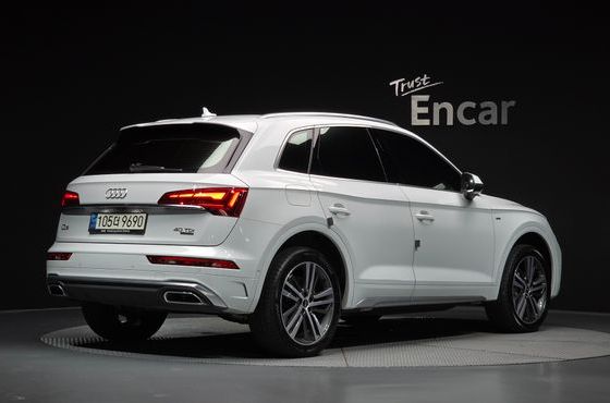 Audi Q5 40 TDI Quattro Premium — пробег 78 649 км — фото 2 из 5