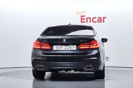 BMW 5-Series 520d xDrive M Sport Package Plus — пробег 53 989 км — фото 4 из 5