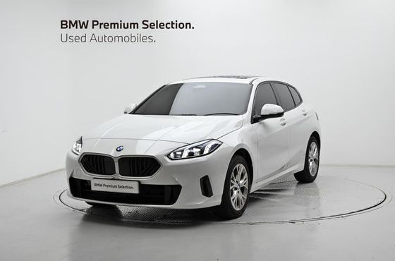 BMW 1-Series 120 — пробег 3 300 км — фото 1 из 5