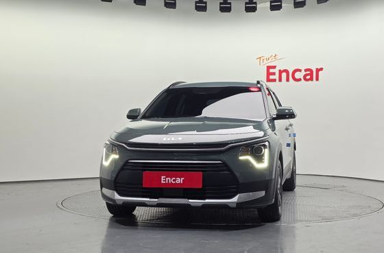 Kia Niro Prestige — пробег 14 331 км — фото 3 из 5